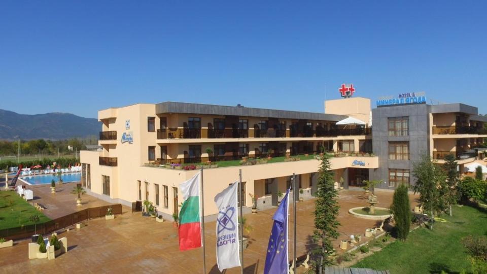 Balneo And Spa Complex Mineral Yagoda Exteriör bild